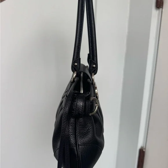 Salvatore Ferragamo Black Leather Shoulder Bag Gancini Hardware Made in Italy - Picture 3 of 13